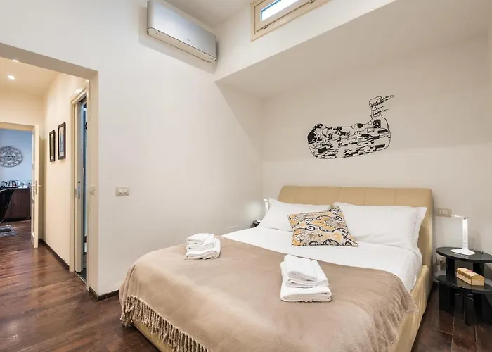 Art Gallery Apartment In Florence - Hosted By Sweetstay