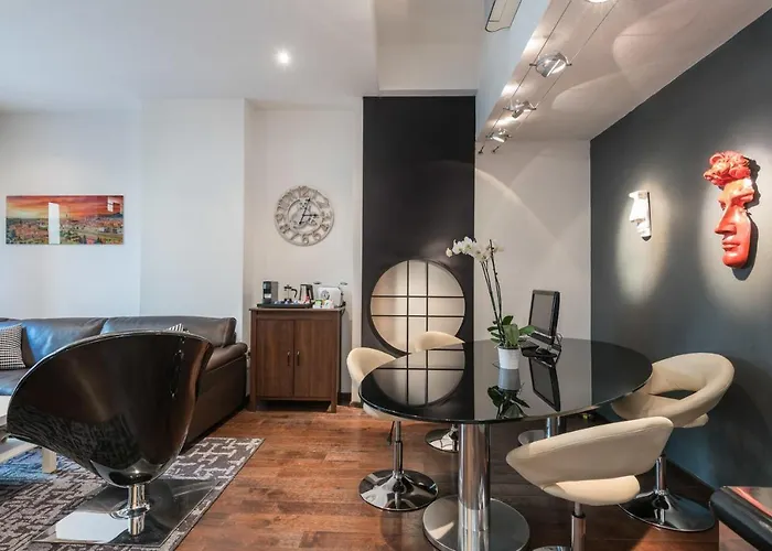 Art Gallery Apartment In Florence - Hosted By Sweetstay